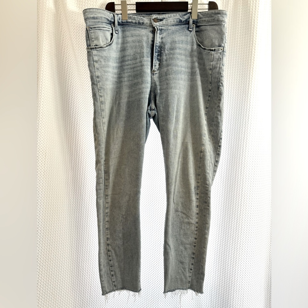 Light wash Abercrombie skinny jeans